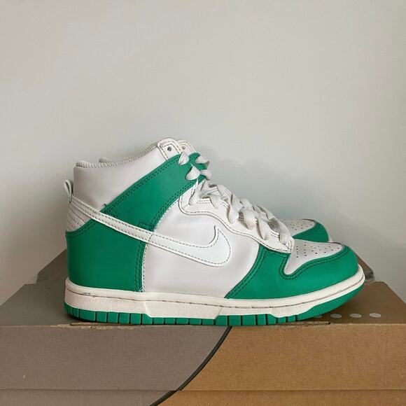 Nike Dunk High Phantom/Stadium Green Kids Sneakers - SZ 4 Y- 5.5 W - Picture 2 of 11